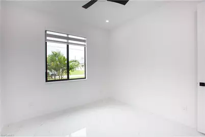 407 SE 16th St, Cape Coral, FL 33990 - Photo 12