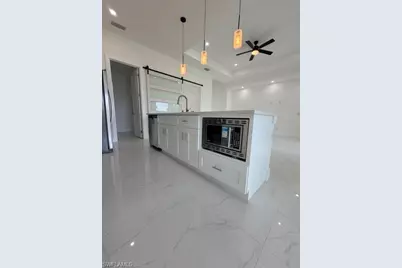 2124 NE 28th St, Cape Coral, FL 33909 - Photo 10