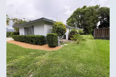 5661 Eichen Cir E, Fort Myers, FL 33919 - Photo 22