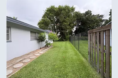 5661 Eichen Cir E, Fort Myers, FL 33919 - Photo 24