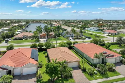2899 Sunset Pointe Cir, Cape Coral, FL 33914 - Photo 32