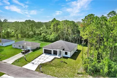 8027 Royal Cir, Labelle, FL 33935 - Photo 4