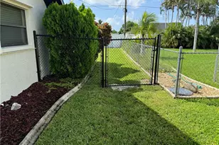 1716 SE 6th St, Cape Coral, FL 33990 - Photo 6