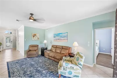 2536 Laurentina Ln, Cape Coral, FL 33909 - Photo 4