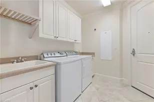 2090 W First St, Fort Myers, FL 33901 - Photo 18