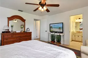 4708 SW 8th Pl, Cape Coral, FL 33914 - Photo 8