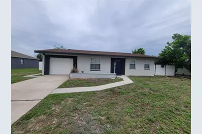 3923 SE 12th Ave, Cape Coral, FL 33904 - Photo 2