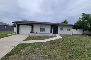3923 SE 12th Ave, Cape Coral, FL 33904 - Photo 2