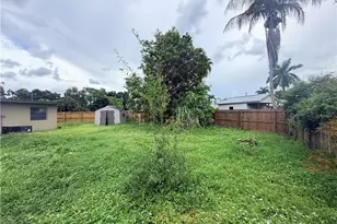 221 Brooks Ct, North Fort Myers, FL 33917 - Photo 4