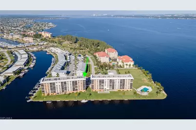 4260 SE 20th Pl #401, Cape Coral, FL 33904 - Photo 2