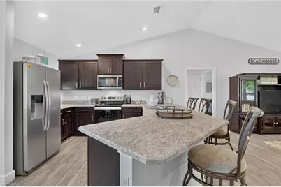 3710 NE 8th Pl, Cape Coral, FL 33909 - Photo 8