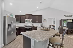 3710 NE 8th Pl, Cape Coral, FL 33909 - Photo 8