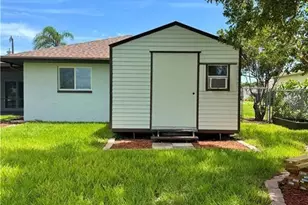145 SW 28th Terrace, Cape Coral, FL 33914 - Photo 26