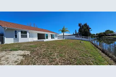 420 SE 15th Ter, Cape Coral, FL 33990 - Photo 4
