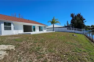 420 SE 15th Terrace, Cape Coral, FL 33990 - Photo 4