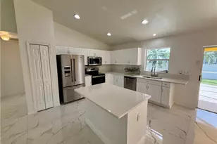 2209 NE 9th Ave, Cape Coral, FL 33909 - Photo 4