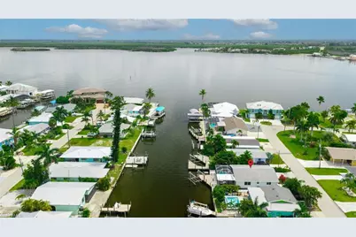 2574 Bayshore Dr, Matlacha, FL 33993 - Photo 40