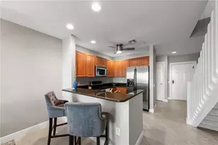 2745 1st St, Fort Myers, FL 33916 - Photo 8