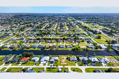 107 SW 21st St, Cape Coral, FL 33991 - Photo 8