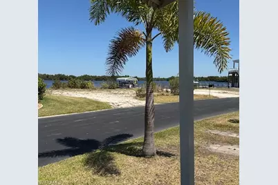 361 Shoreland Dr, Fort Myers, FL 33905 - Photo 16