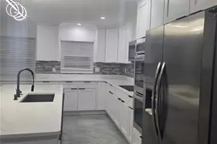 1736 Colorado Ave NE, Saint Petersburg, FL 33703 - Photo 4