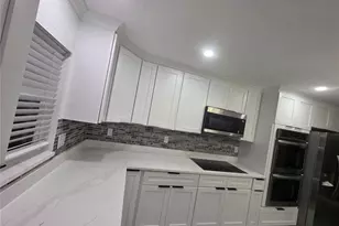 1736 Colorado Ave NE, Saint Petersburg, FL 33703 - Photo 12