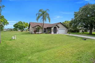 538 Whispering Wind Bend, Lehigh Acres, FL 33974 - Photo 4