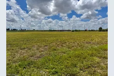 923 NW 32th Pl, Cape Coral, FL 33993 - Photo 1