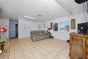 1526 NE 4th Ter, Cape Coral, FL 33909 - Photo 10