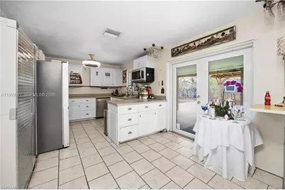 1526 NE 4th Ter, Cape Coral, FL 33909 - Photo 20