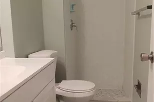 4705 SE 4th Pl, Cape Coral, FL 33904 - Photo 4