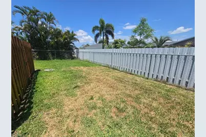 960 Hearty St, North Fort Myers, FL 33903 - Photo 32