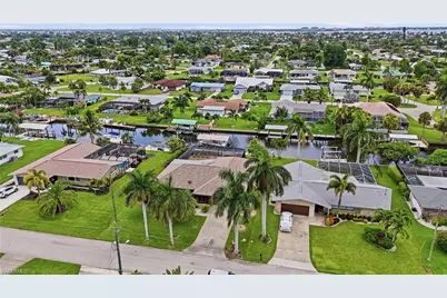 418 Avalon Dr, Cape Coral, FL 33904 - Photo 46