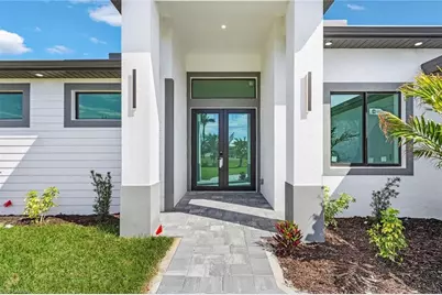 121 Gleason Pkwy, Cape Coral, FL 33914 - Photo 4