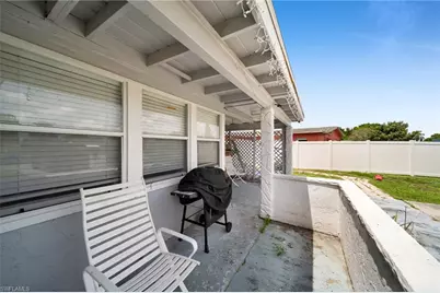302 E Penn Rd, Lehigh Acres, FL 33936 - Photo 4