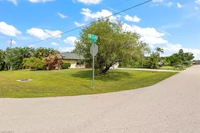 824 SW 13th Ave, Cape Coral, FL 33991 - Photo 2