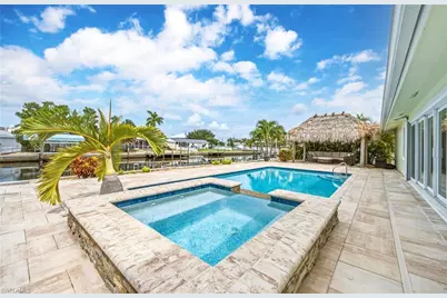 16 Sunview Blvd, Fort Myers Beach, FL 33931 - Photo 2