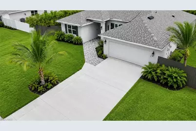 372 Rockland St, Lehigh Acres, FL 33972 - Photo 2