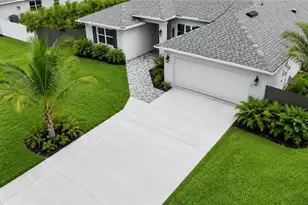 372 Rockland St, Lehigh Acres, FL 33972 - Photo 2