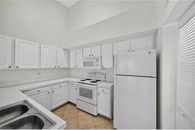 4122 Residence Dr #121, Fort Myers, FL 33901 - Photo 10