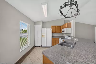 2102 NE 17th Ave, Cape Coral, FL 33909 - Photo 8