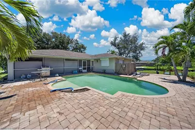 202 SE 20th Ct, Cape Coral, FL 33990 - Photo 2