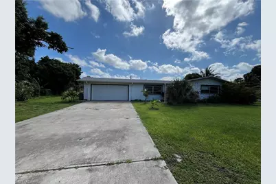 2031 Maravilla Cir, Fort Myers, FL 33901 - Photo 2