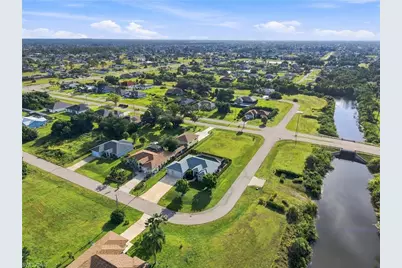 1815 NW 28th Pl, Cape Coral, FL 33993 - Photo 32