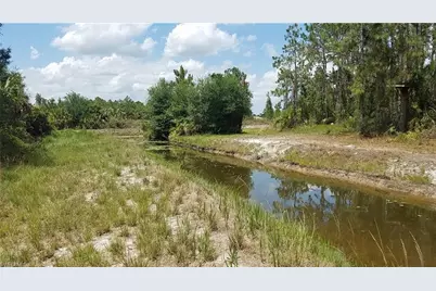 933 Memphis Ave, Lehigh Acres, FL 33974 - Photo 6