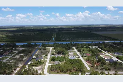 933 Memphis Ave, Lehigh Acres, FL 33974 - Photo 20