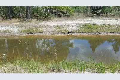 933 Memphis Ave, Lehigh Acres, FL 33974 - Photo 4