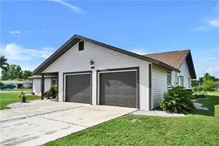 1482 N Larkwood Square, Fort Myers, FL 33919 - Photo 2