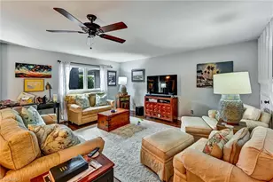 4259 Island Cir, Fort Myers, FL 33919 - Photo 4