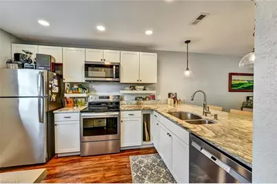 4259 Island Cir #3, Fort Myers, FL 33919 - Photo 10
